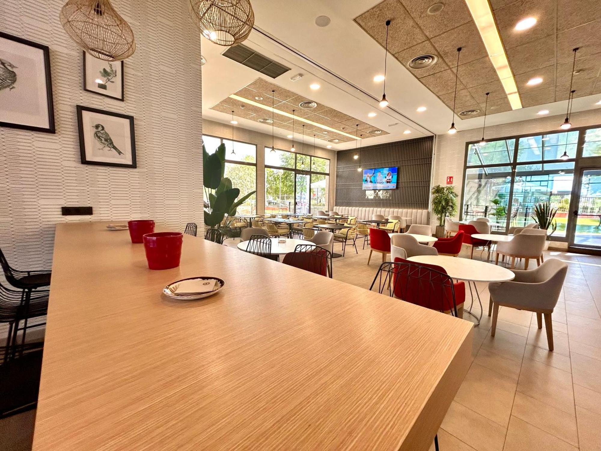 Ramada By Wyndham Madrid Getafe Hotell Eksteriør bilde