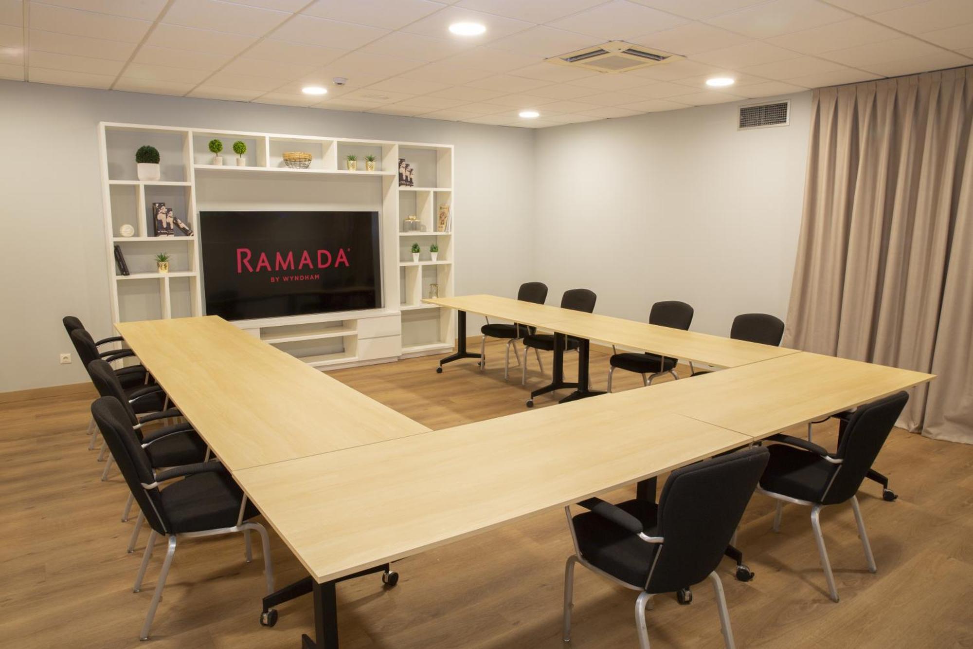 Ramada By Wyndham Madrid Getafe Hotell Eksteriør bilde