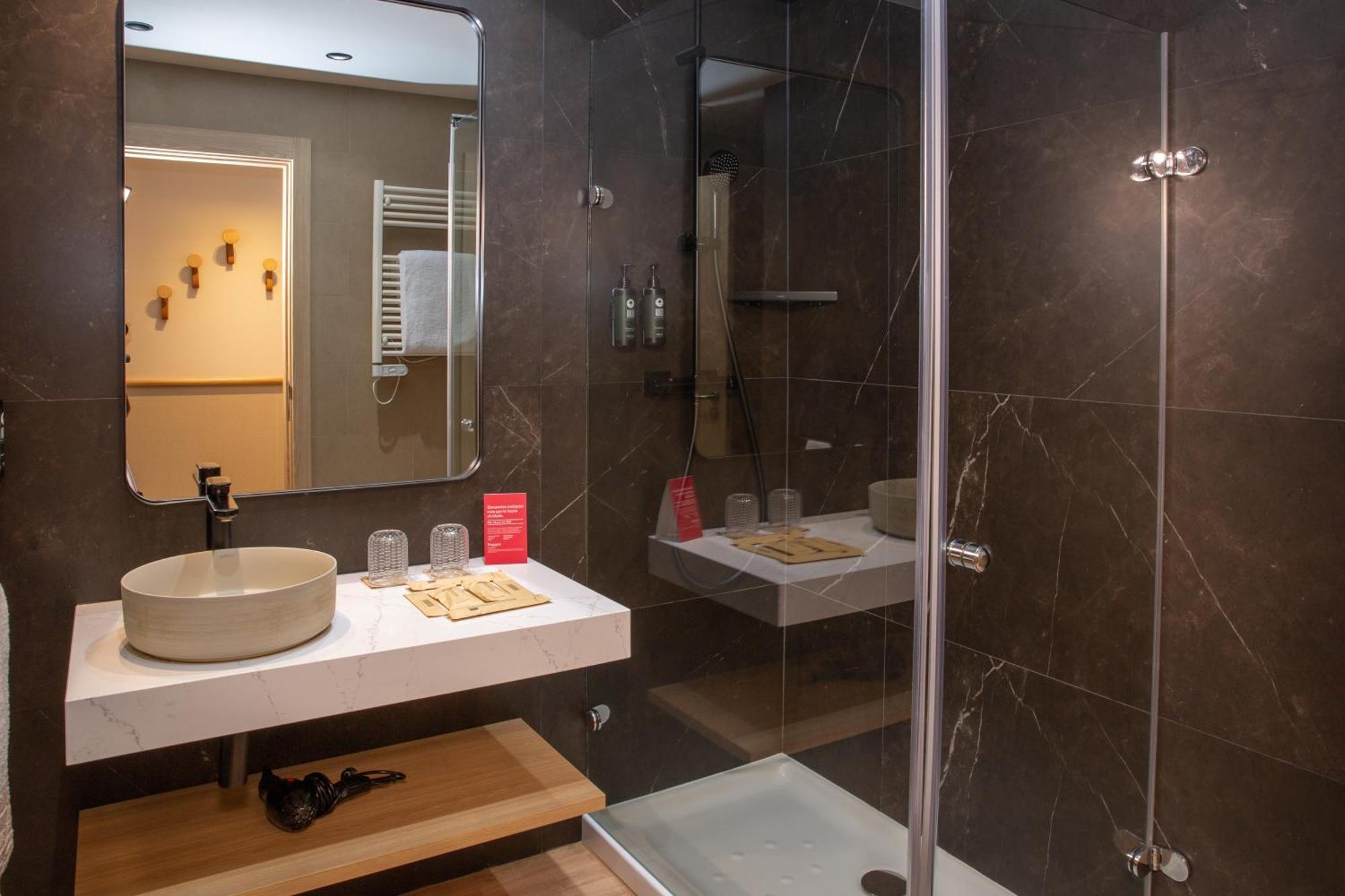 Ramada By Wyndham Madrid Getafe Hotell Eksteriør bilde