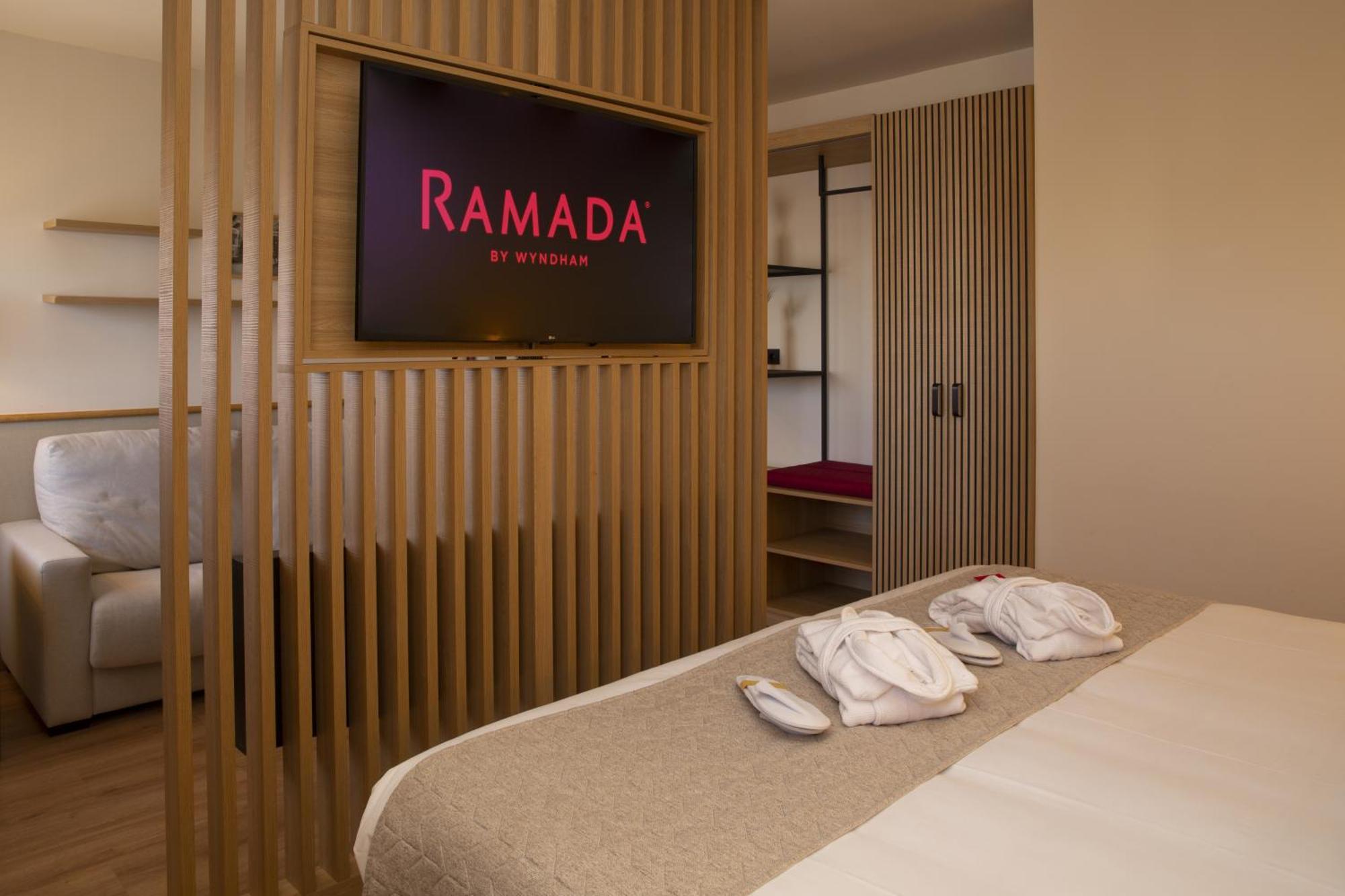Ramada By Wyndham Madrid Getafe Hotell Eksteriør bilde